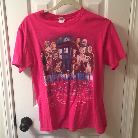 Doctor Who T-Shirt W/ All The Doctors - Picture 1 of 2